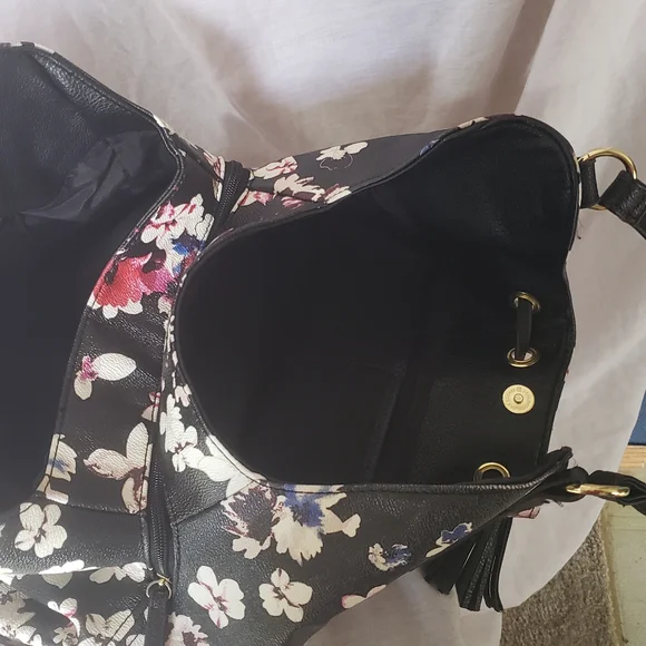 Liz Claiborne Black Floral Shoulder Bag - Picture 3 of 7